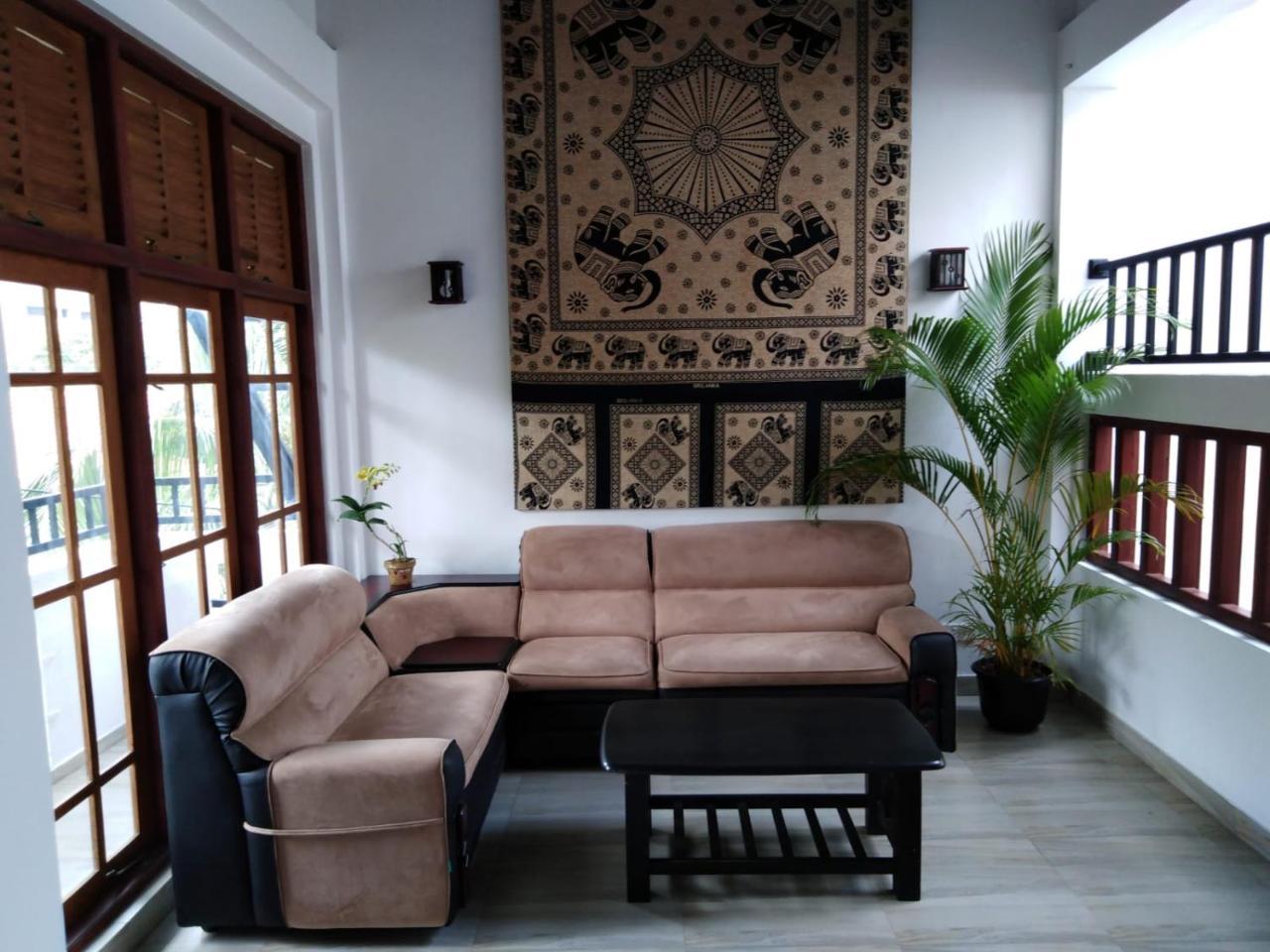 Lija Residence Негомбо Екстериор снимка