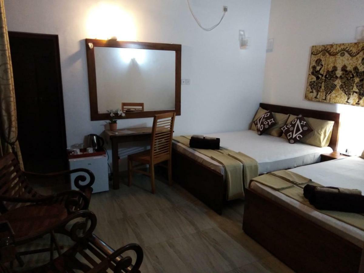 Lija Residence Негомбо Екстериор снимка