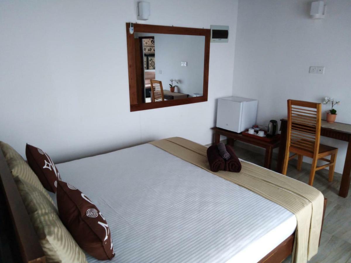 Lija Residence Негомбо Екстериор снимка
