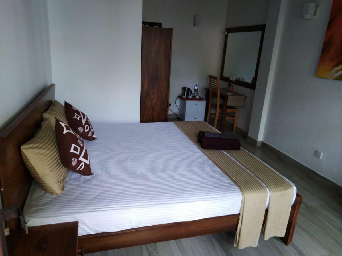 Lija Residence Негомбо Екстериор снимка