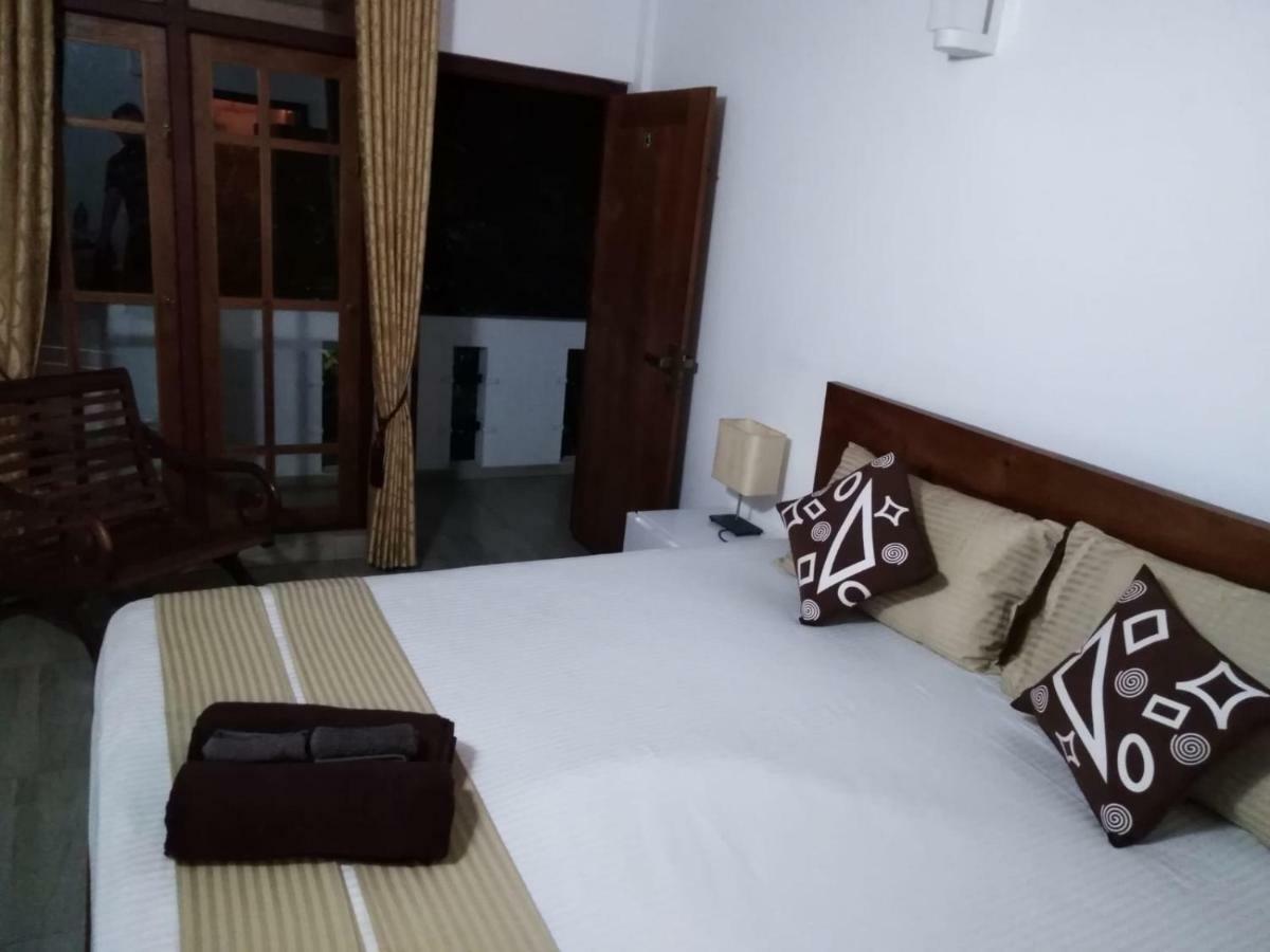 Lija Residence Негомбо Екстериор снимка