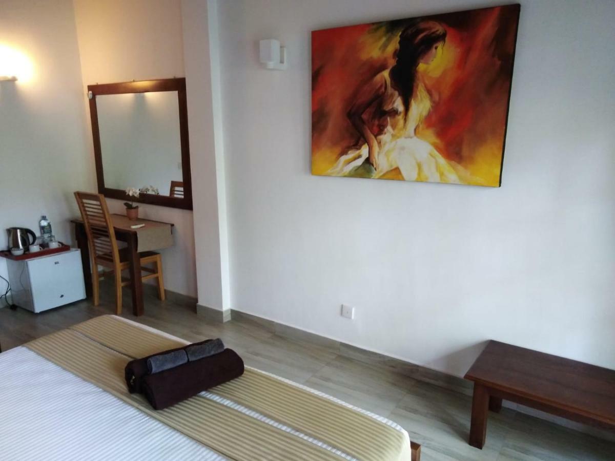 Lija Residence Негомбо Екстериор снимка